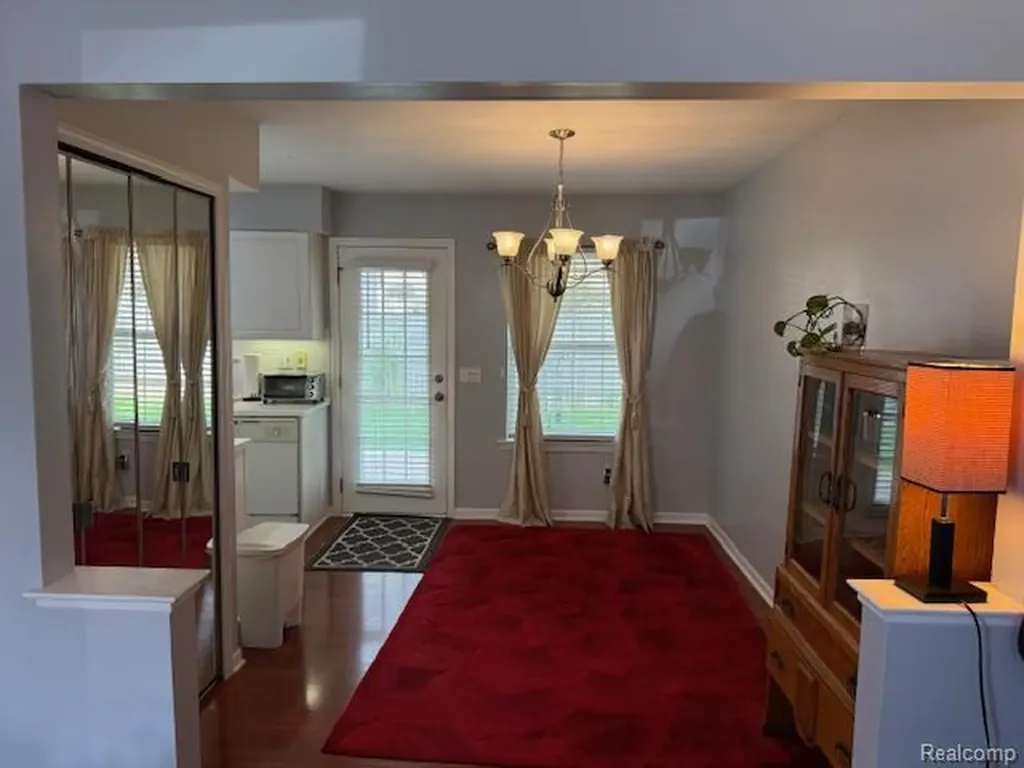 6351 Beechfield Drive Lansing City MI 48911