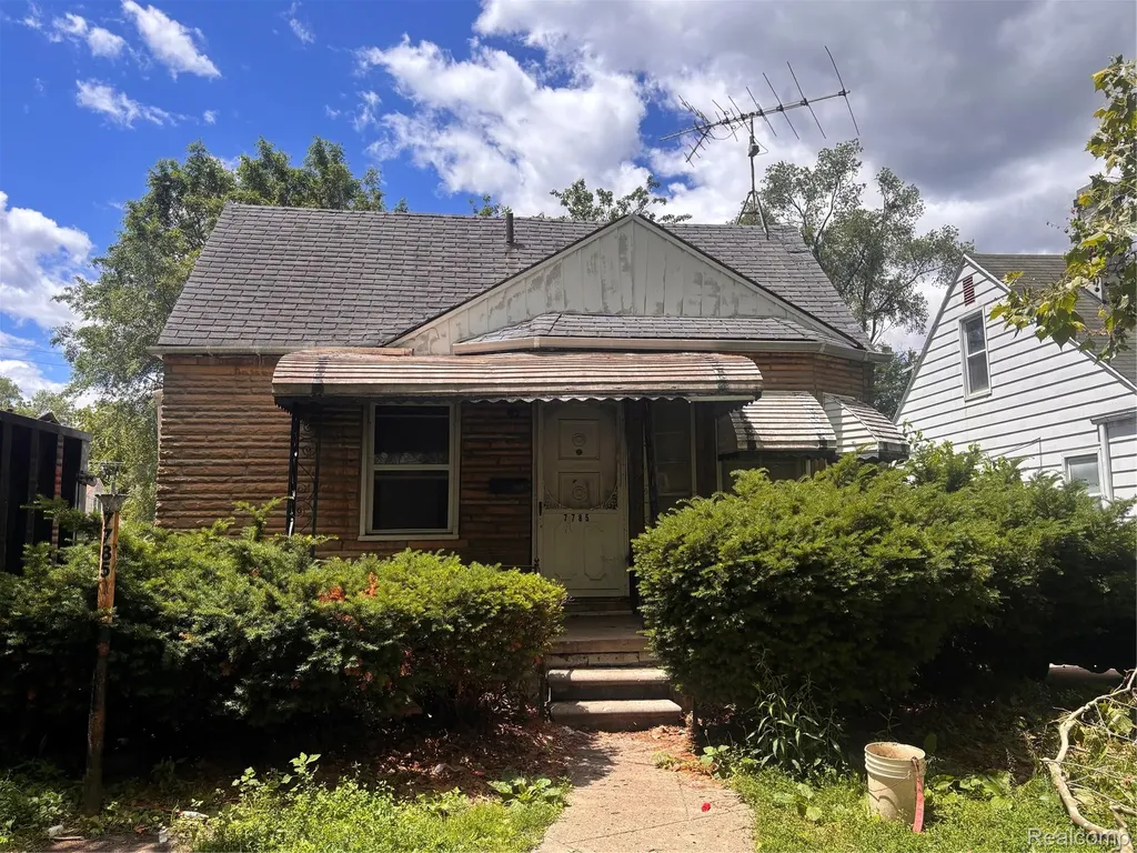 7785 Clayburn Street Detroit City MI 48228