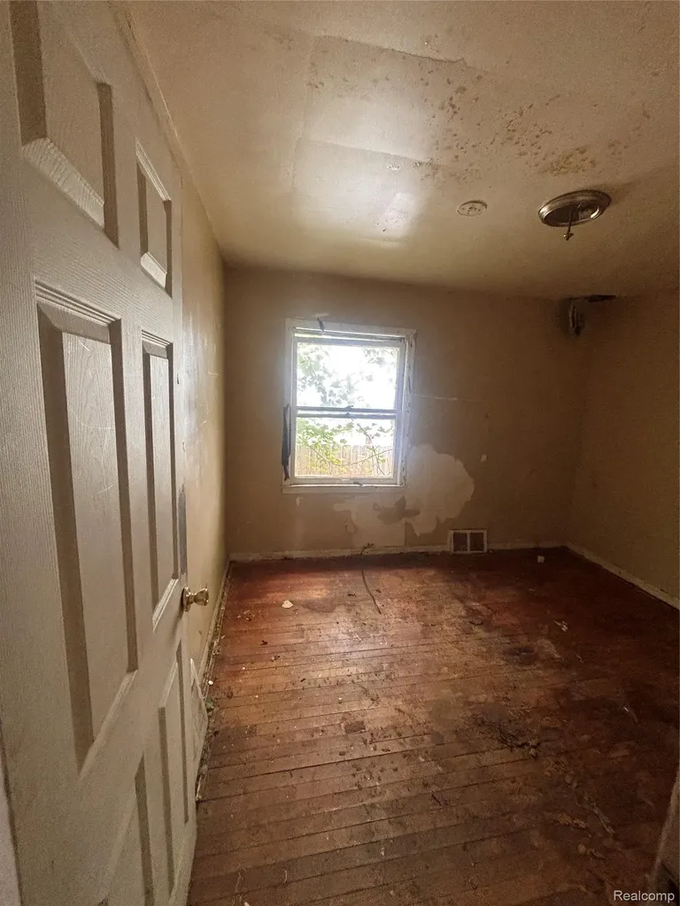 7785 Clayburn Street Detroit City MI 48228