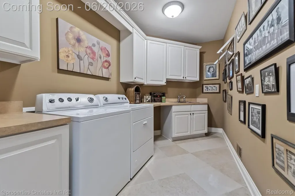 595 Ridge Point Drive Dundee Village MI 48131