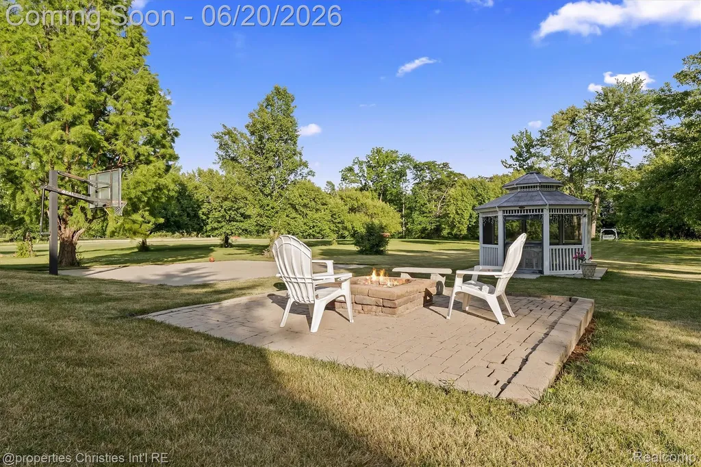 595 Ridge Point Drive Dundee Village MI 48131
