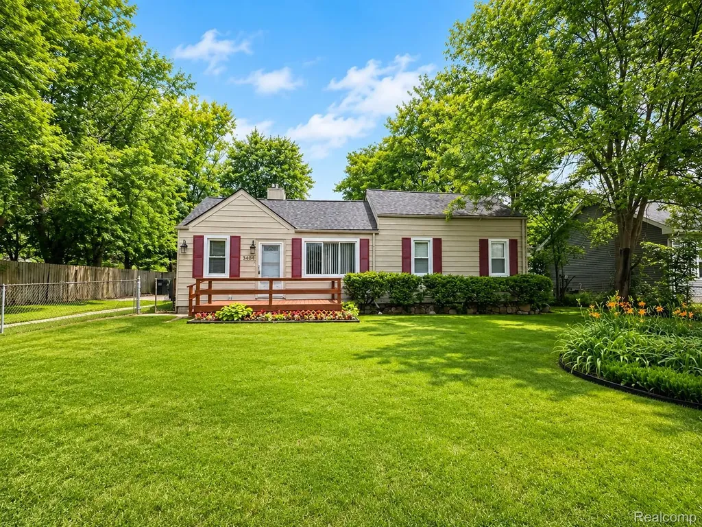 3404 Rockhaven Avenue Rochester Hills City MI 48309