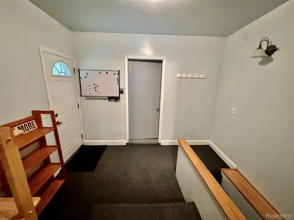 3404 Rockhaven Avenue Rochester Hills City MI 48309