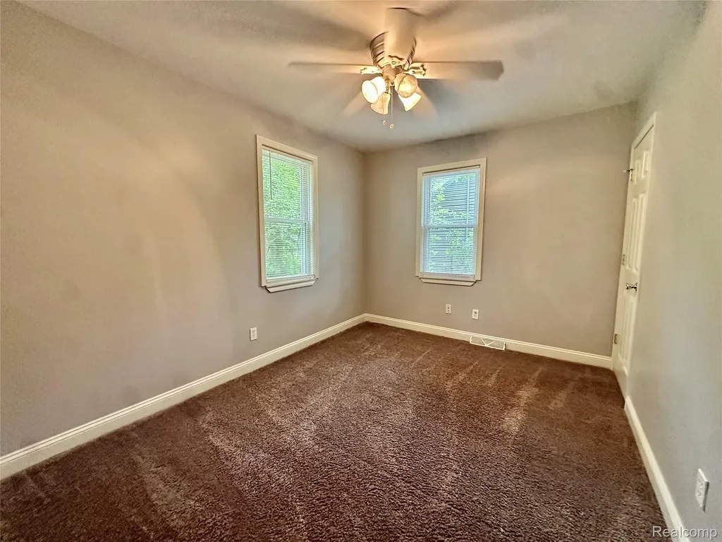 3404 Rockhaven Avenue Rochester Hills City MI 48309