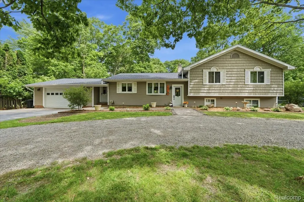 10210 Lavern Court Vienna Charter Township MI 48420