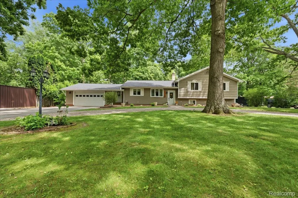 10210 Lavern Court Vienna Charter Township MI 48420