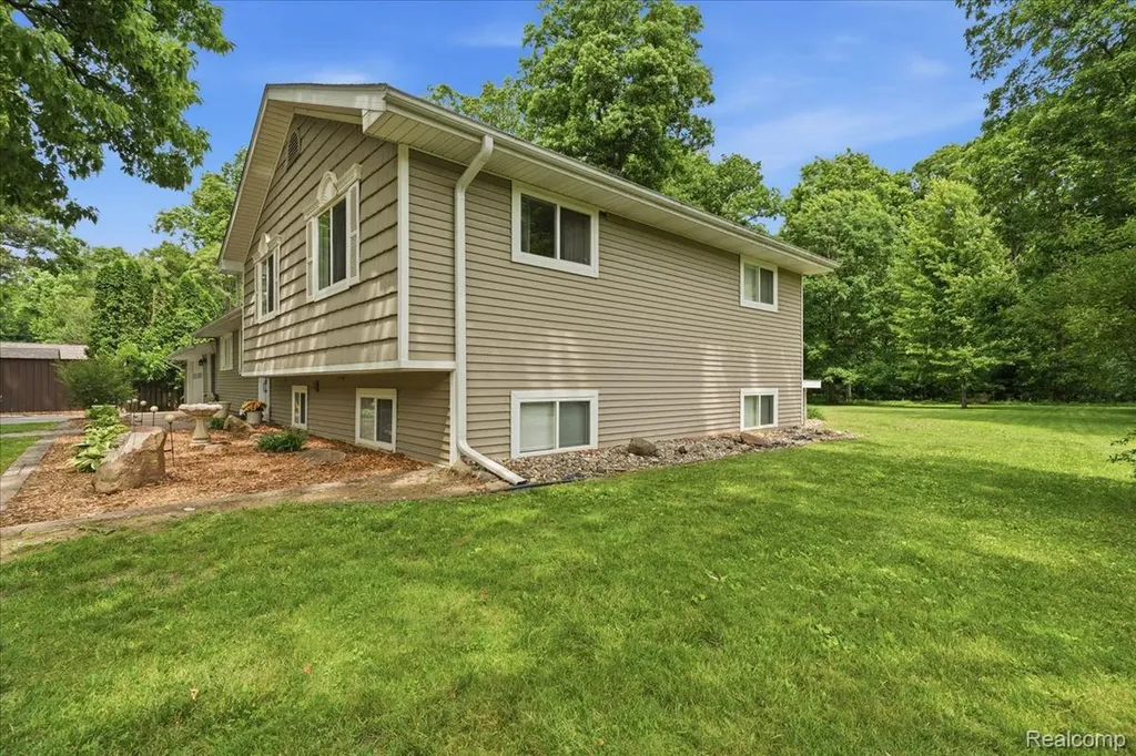 10210 Lavern Court Vienna Charter Township MI 48420