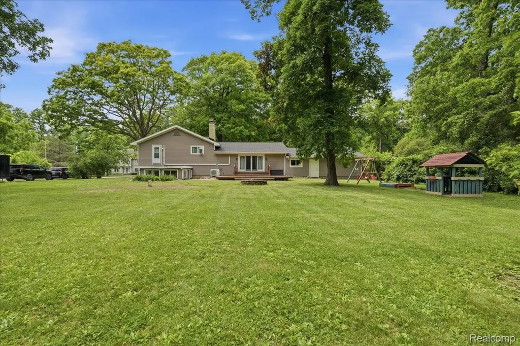 10210 Lavern Court Vienna Charter Township MI 48420