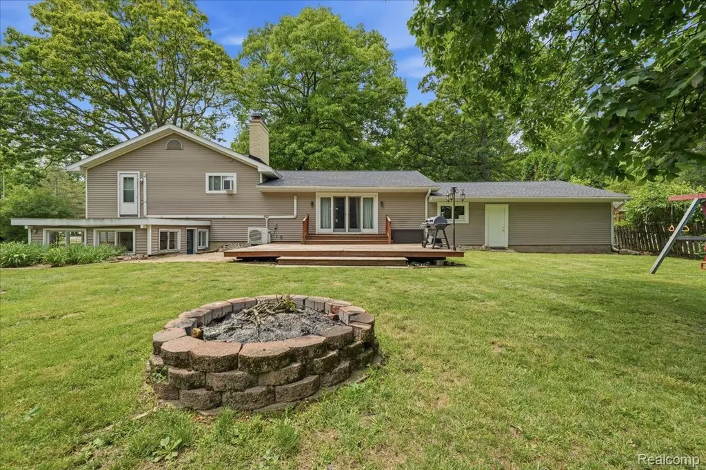 10210 Lavern Court Vienna Charter Township MI 48420