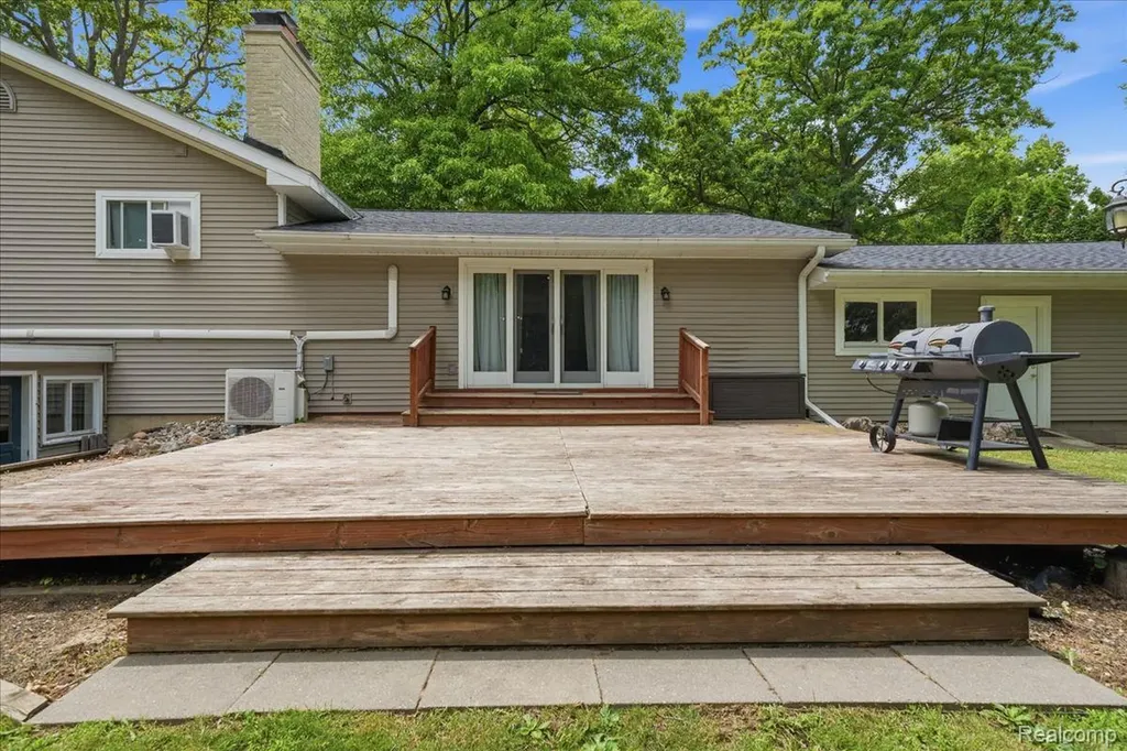10210 Lavern Court Vienna Charter Township MI 48420