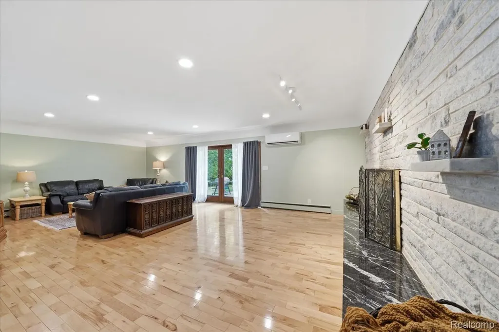 10210 Lavern Court Vienna Charter Township MI 48420
