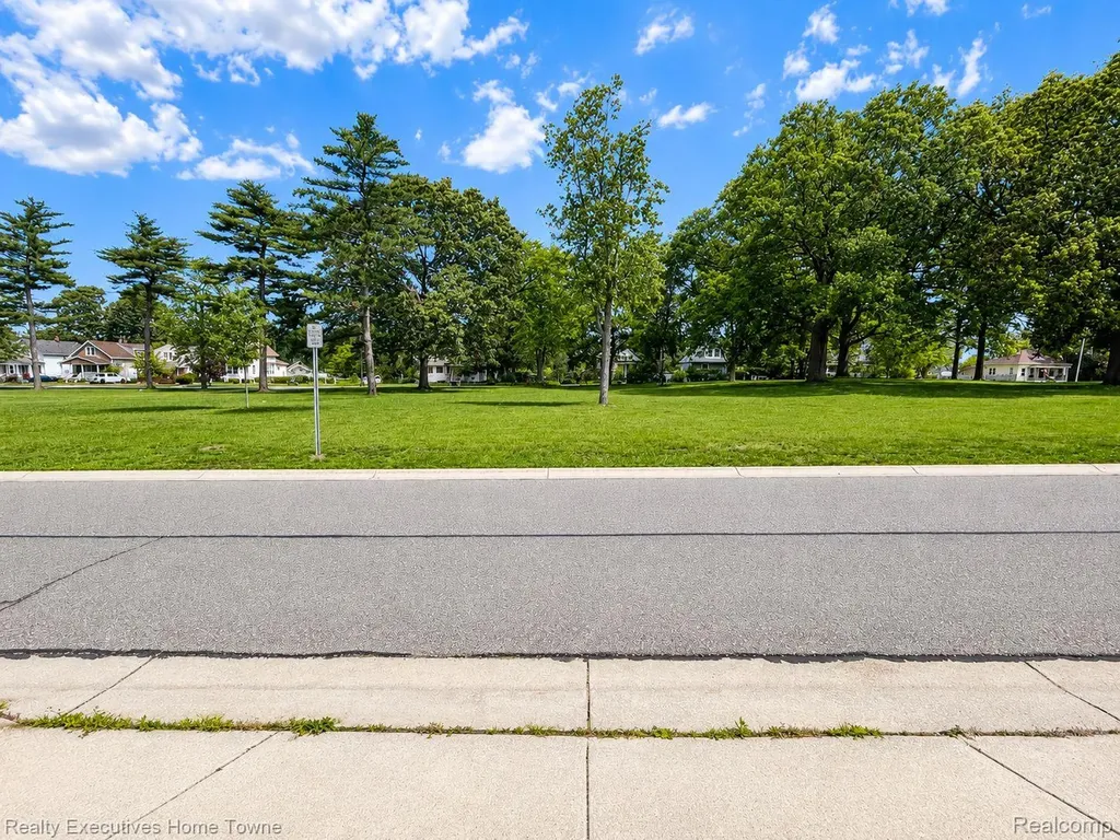 2914 South Boulevard Port Huron City MI 48060