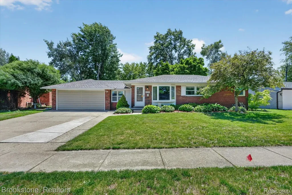 23784 Linne Street Clinton Charter Township MI 48035