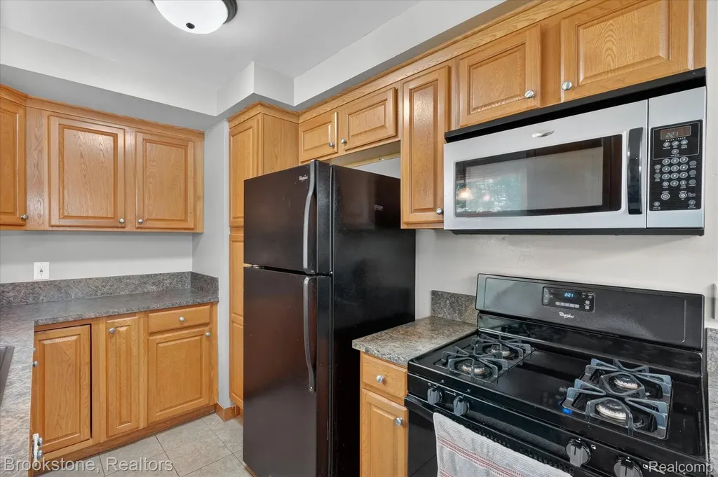 23784 Linne Street Clinton Charter Township MI 48035