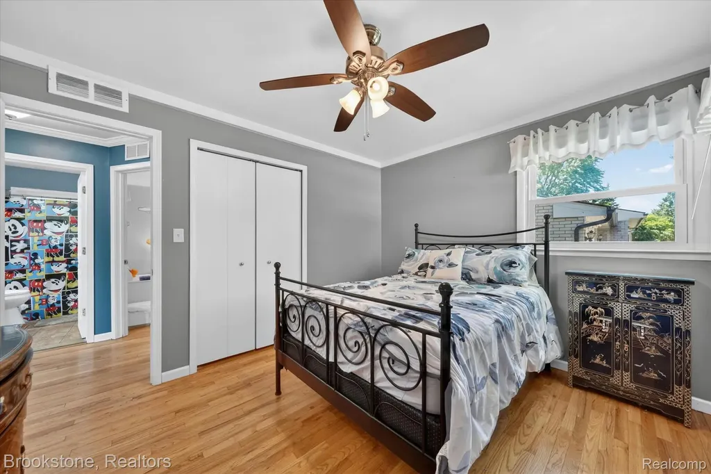 23784 Linne Street Clinton Charter Township MI 48035