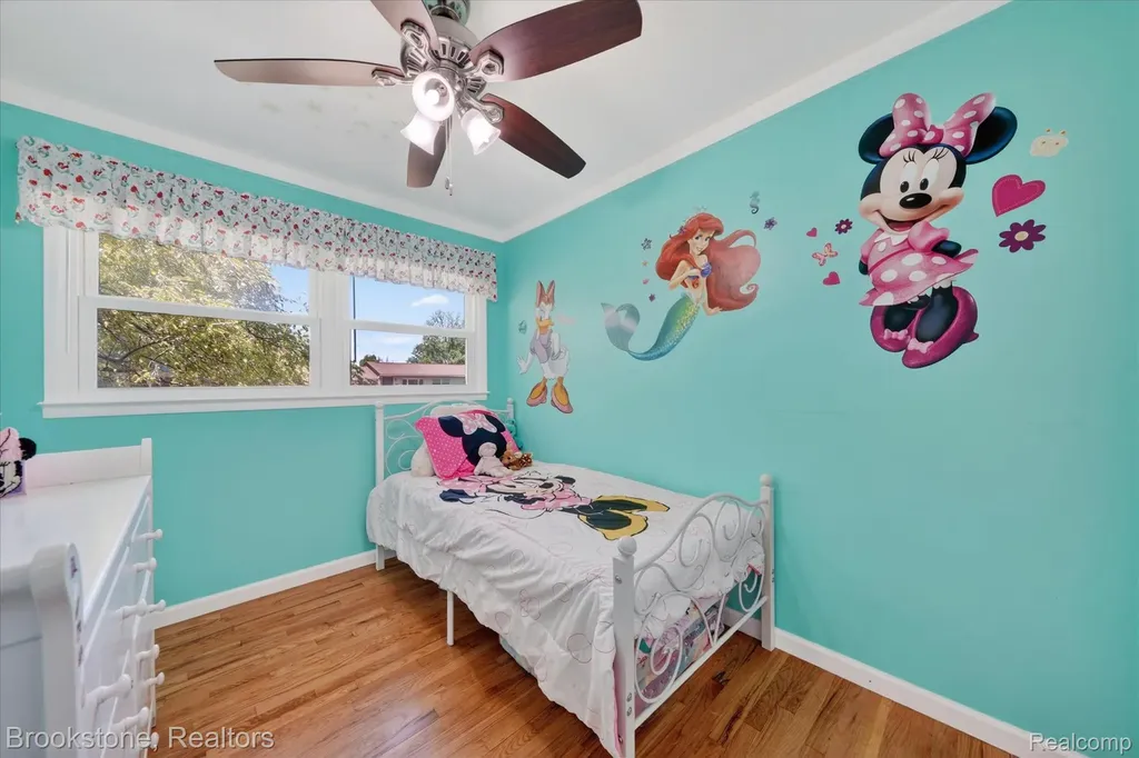 23784 Linne Street Clinton Charter Township MI 48035
