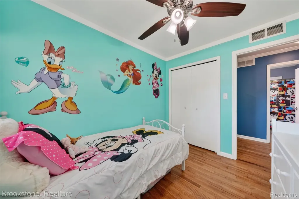 23784 Linne Street Clinton Charter Township MI 48035