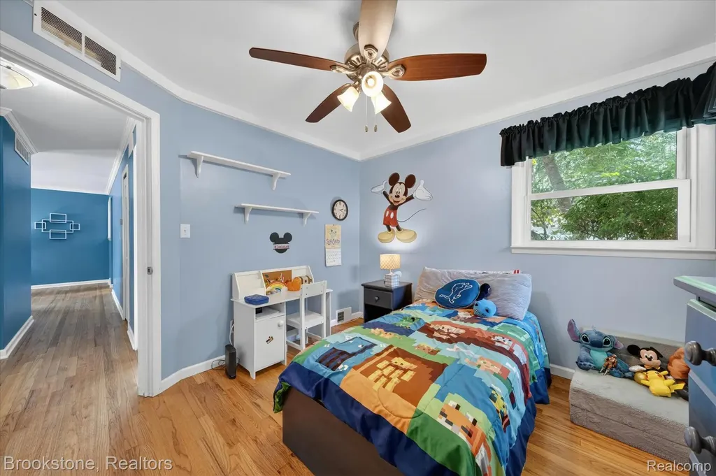 23784 Linne Street Clinton Charter Township MI 48035