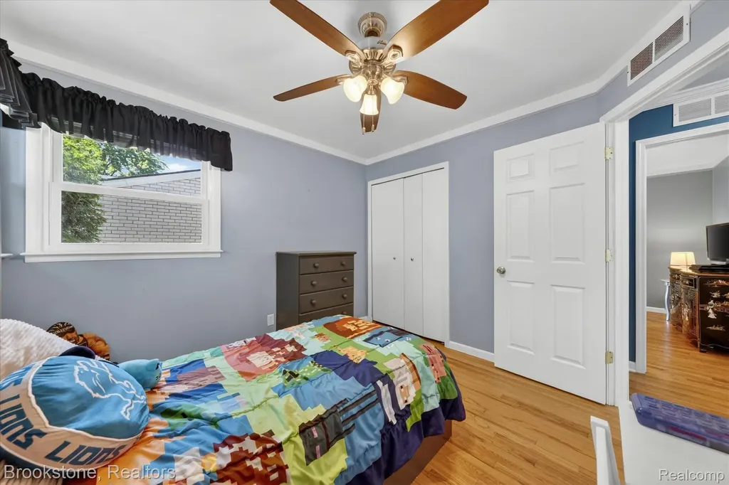23784 Linne Street Clinton Charter Township MI 48035
