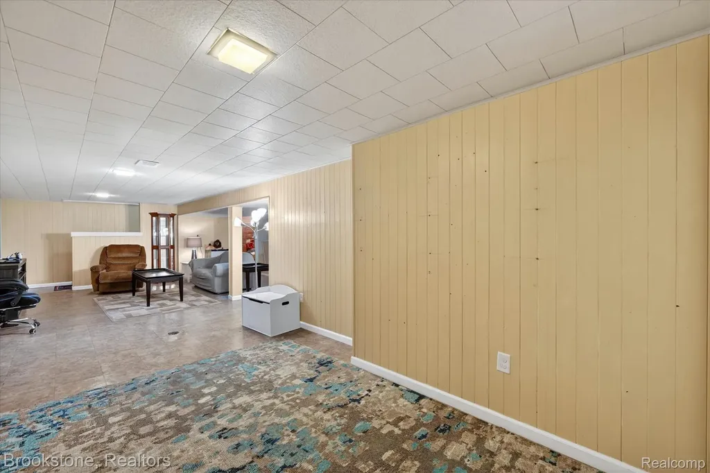 23784 Linne Street Clinton Charter Township MI 48035