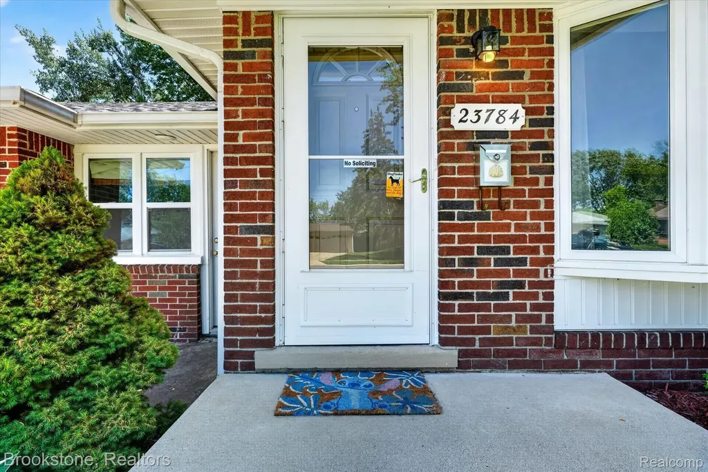 23784 Linne Street Clinton Charter Township MI 48035