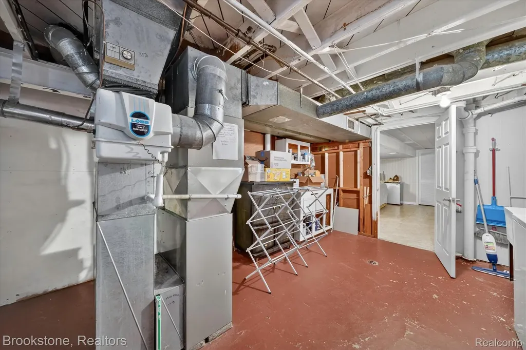23784 Linne Street Clinton Charter Township MI 48035
