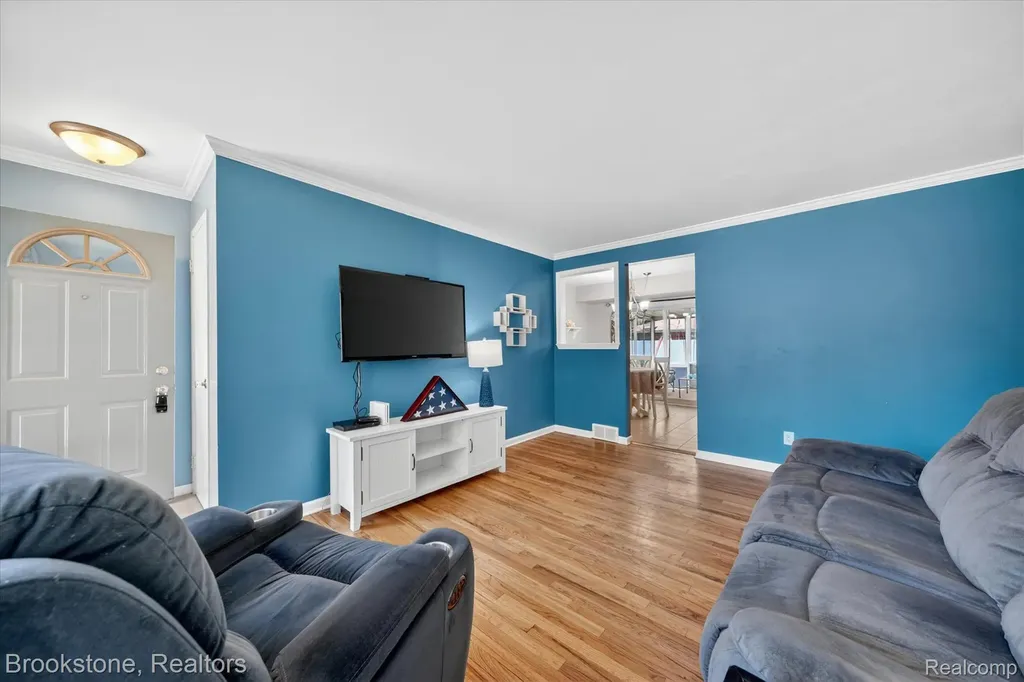 23784 Linne Street Clinton Charter Township MI 48035