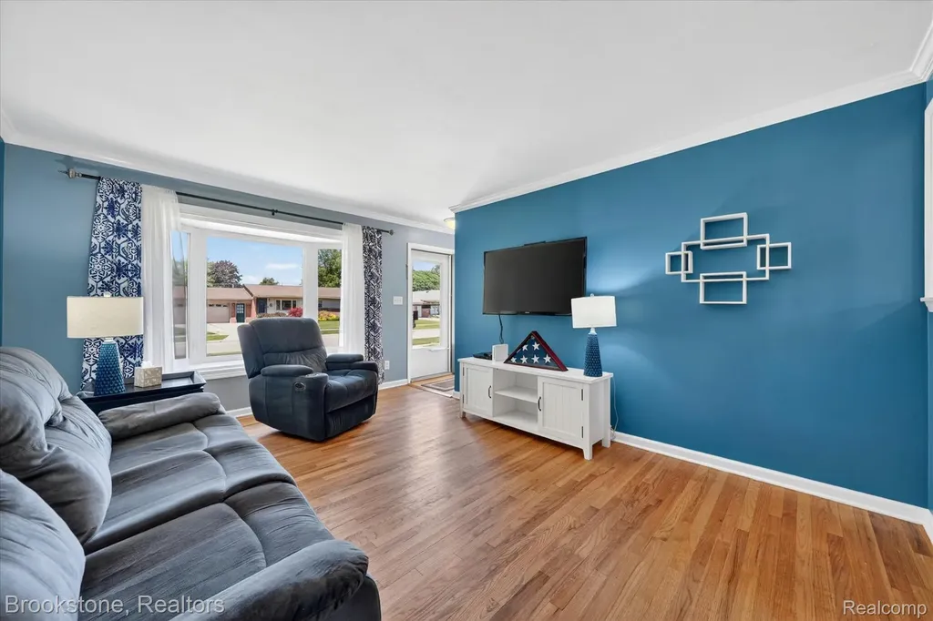 23784 Linne Street Clinton Charter Township MI 48035