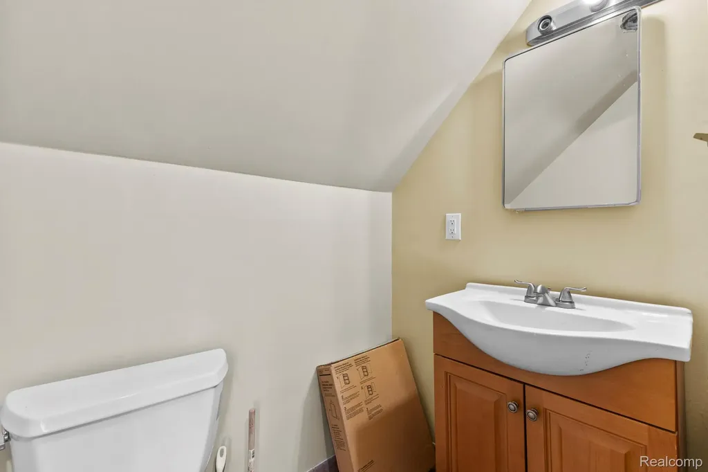 15903 Saint Marys Street Detroit City MI 48227