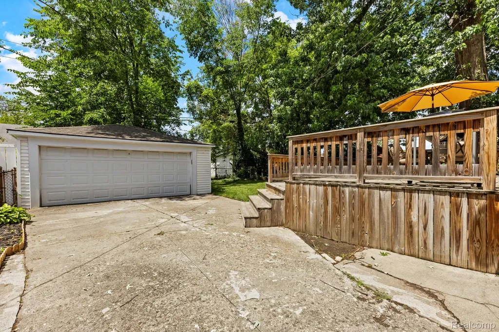 15903 Saint Marys Street Detroit City MI 48227