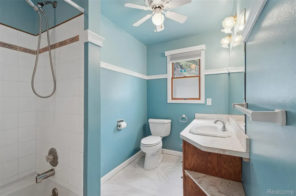 3843 Hooker Road Hamburg Township MI 48169