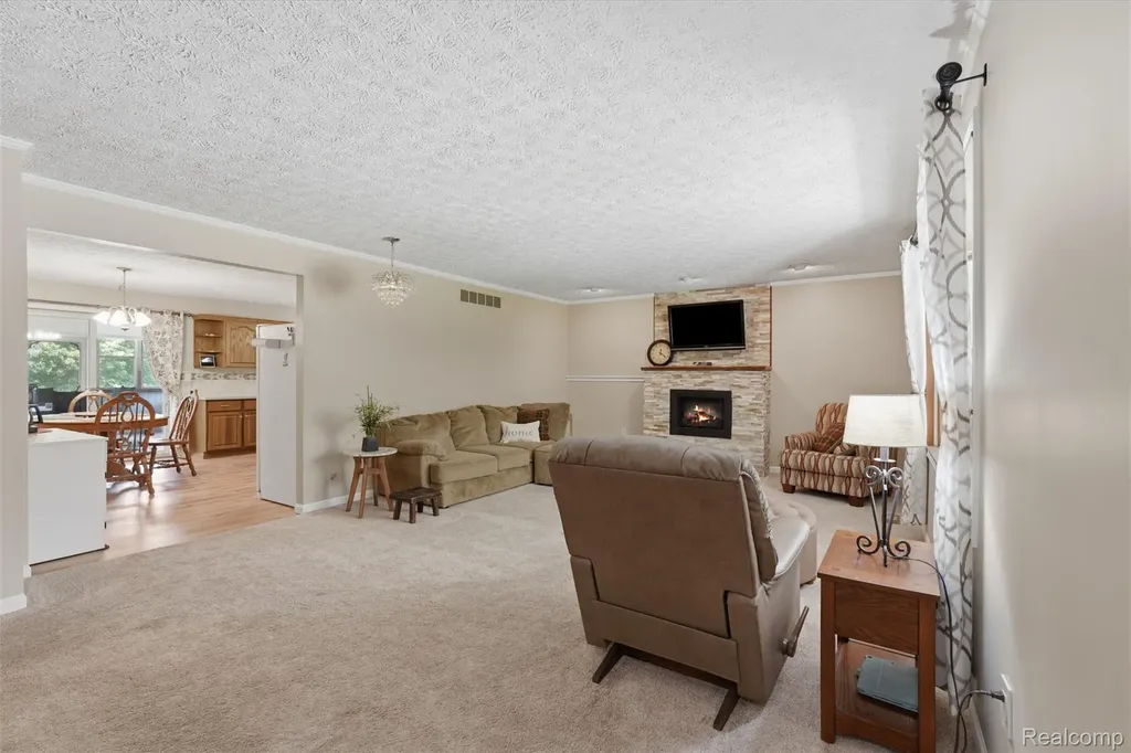 3843 Hooker Road Hamburg Township MI 48169