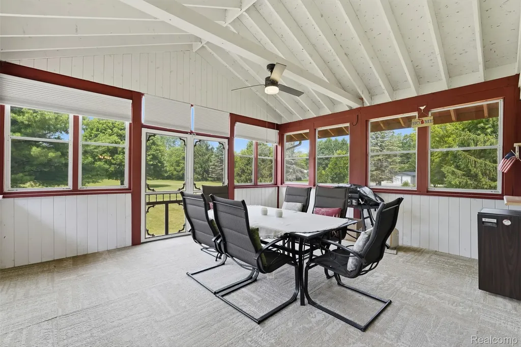 3843 Hooker Road Hamburg Township MI 48169