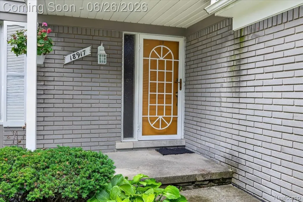 18917 Filmore Street Southfield City MI 48075