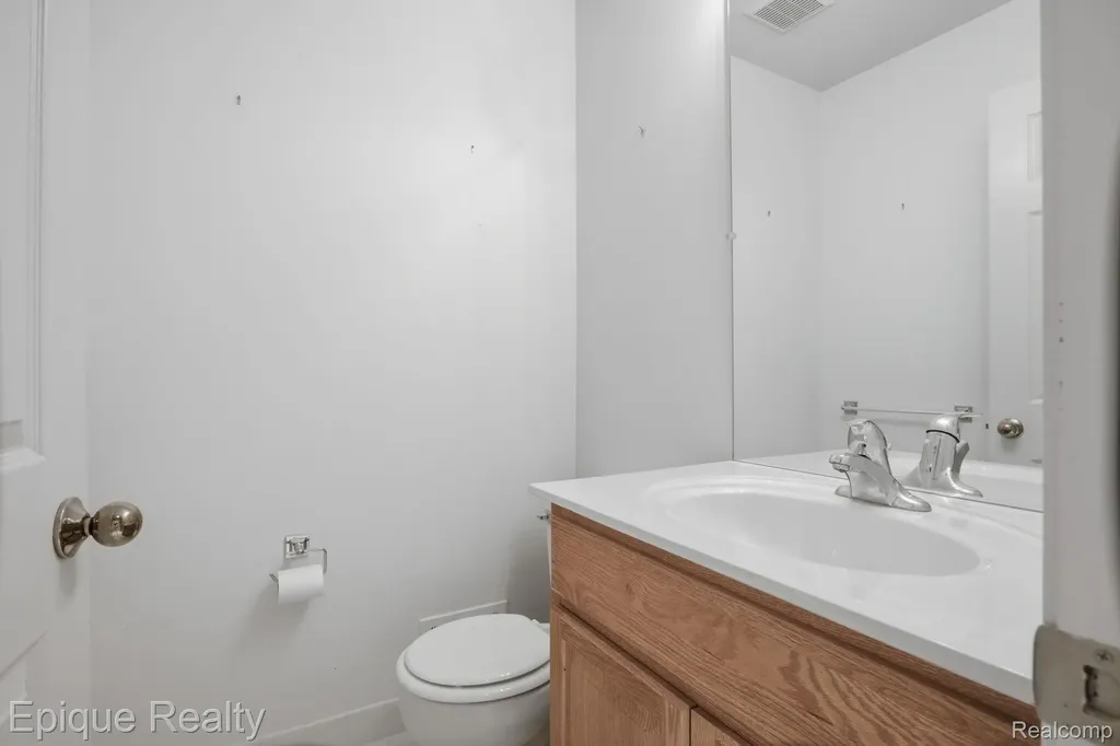 3261 Windwood Road West Bloomfield Charter Township MI 48324