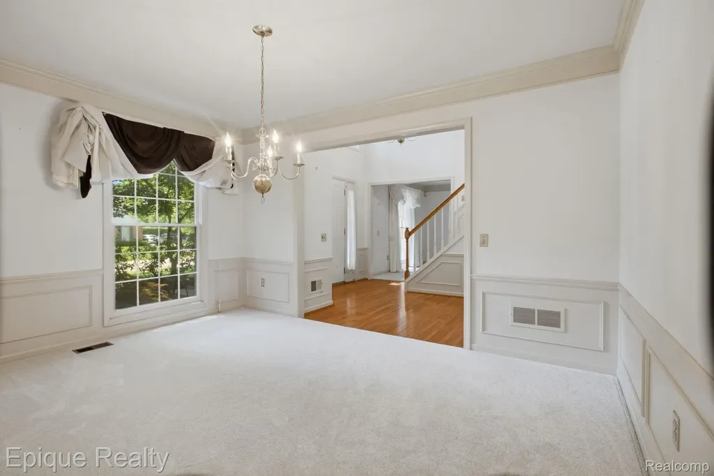 3261 Windwood Road West Bloomfield Charter Township MI 48324
