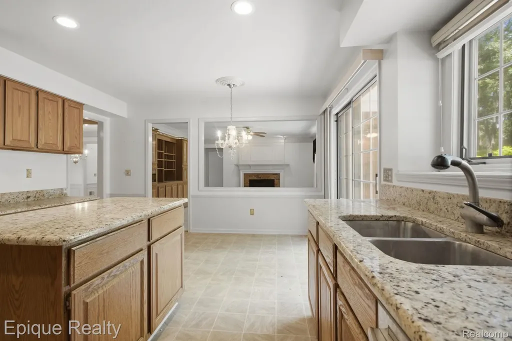 3261 Windwood Road West Bloomfield Charter Township MI 48324