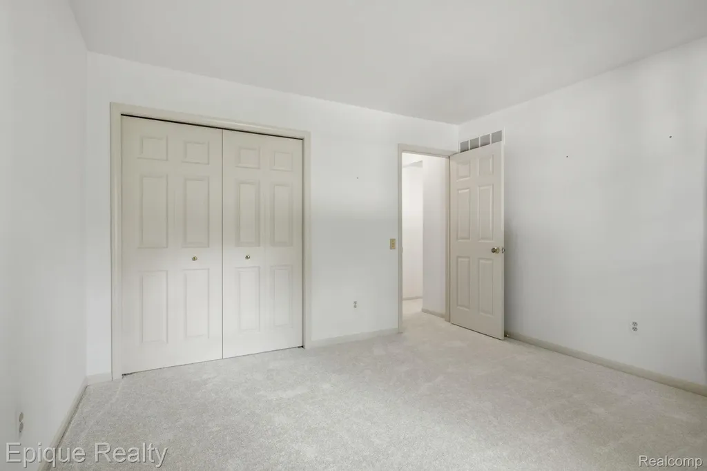 3261 Windwood Road West Bloomfield Charter Township MI 48324