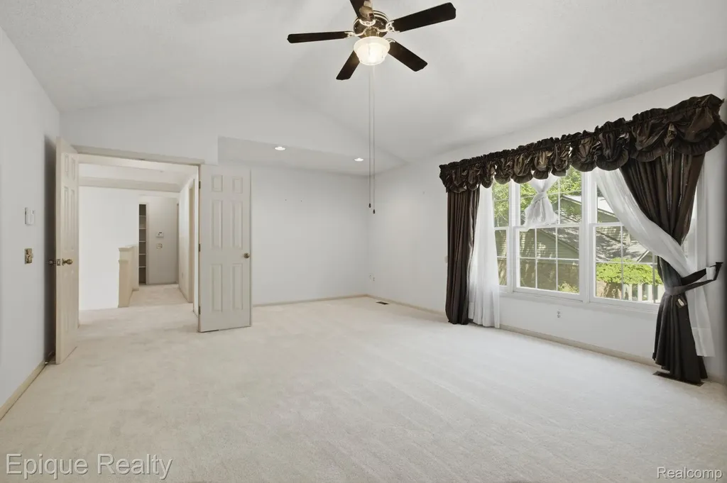 3261 Windwood Road West Bloomfield Charter Township MI 48324