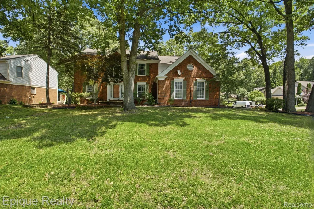 3261 Windwood Road West Bloomfield Charter Township MI 48324