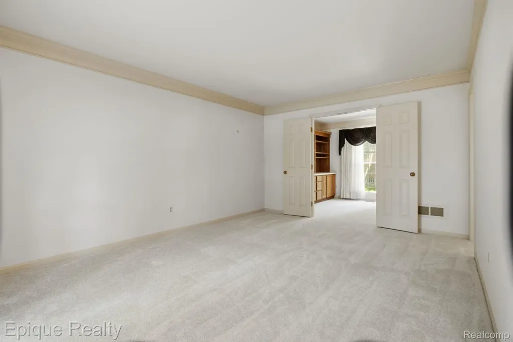 3261 Windwood Road West Bloomfield Charter Township MI 48324