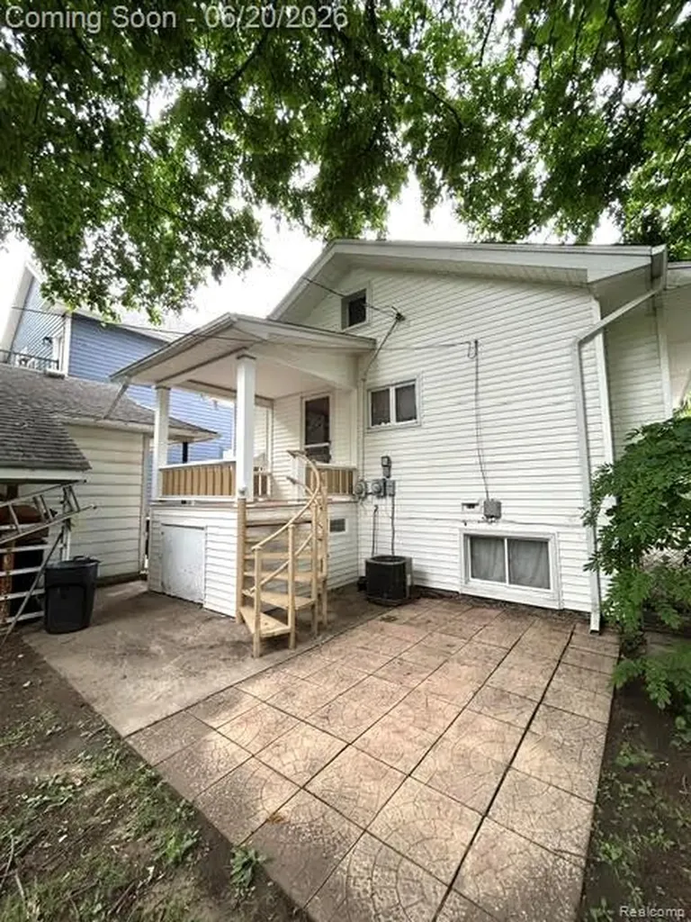 403 California Avenue Royal Oak City MI 48067