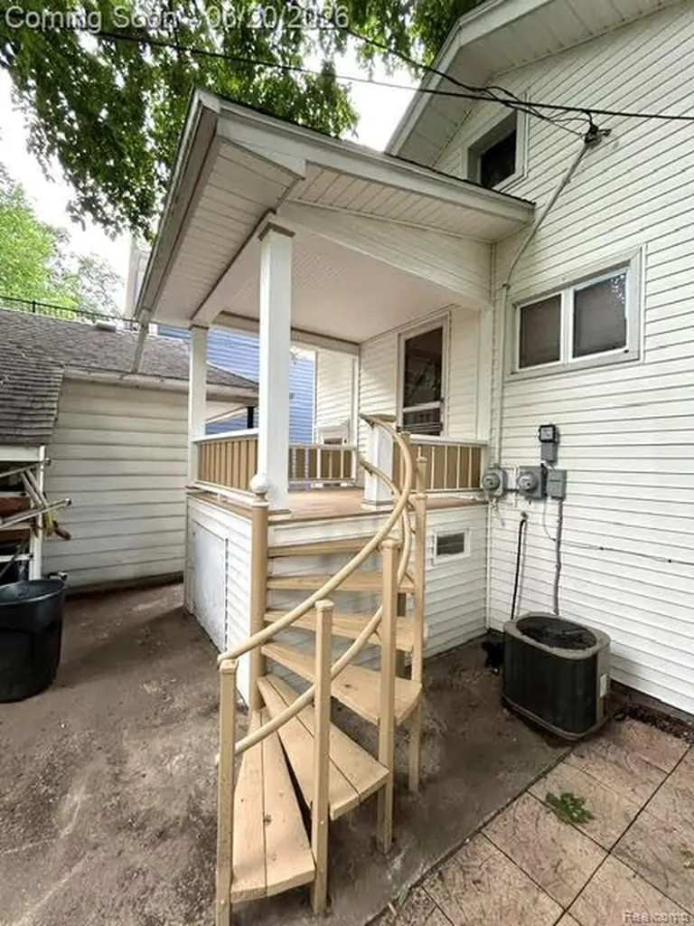 403 California Avenue Royal Oak City MI 48067