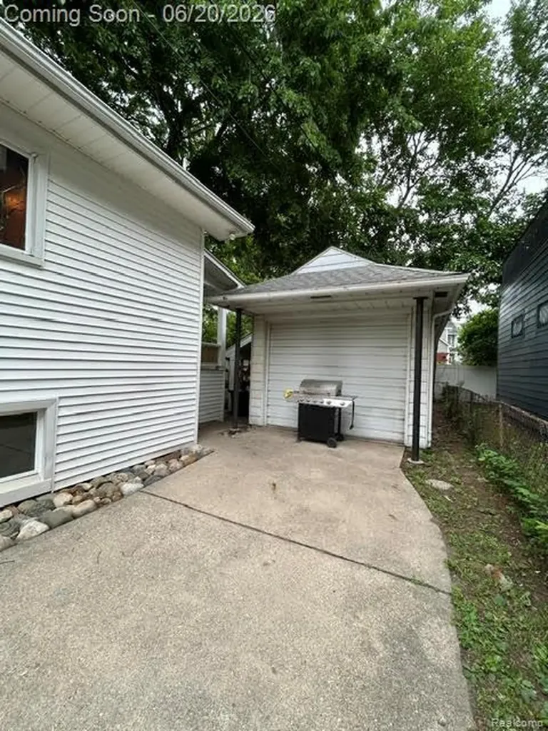 403 California Avenue Royal Oak City MI 48067