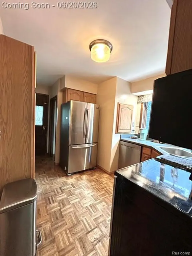 403 California Avenue Royal Oak City MI 48067