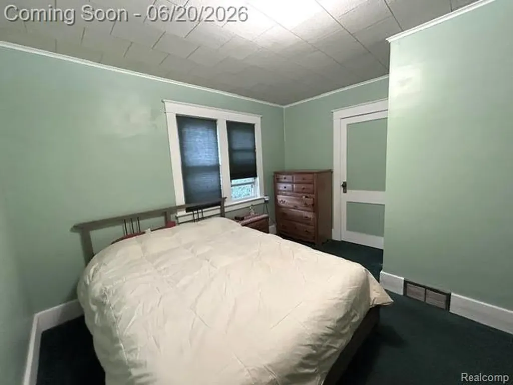 403 California Avenue Royal Oak City MI 48067