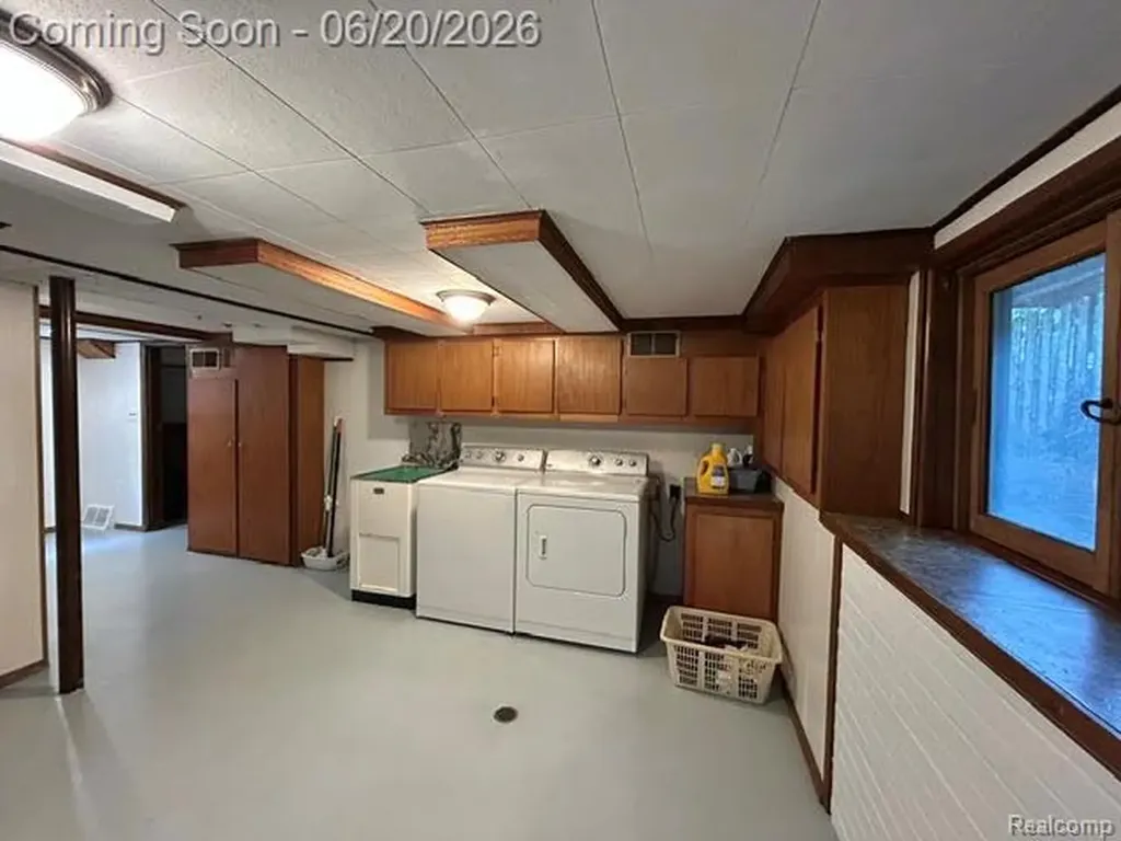 403 California Avenue Royal Oak City MI 48067
