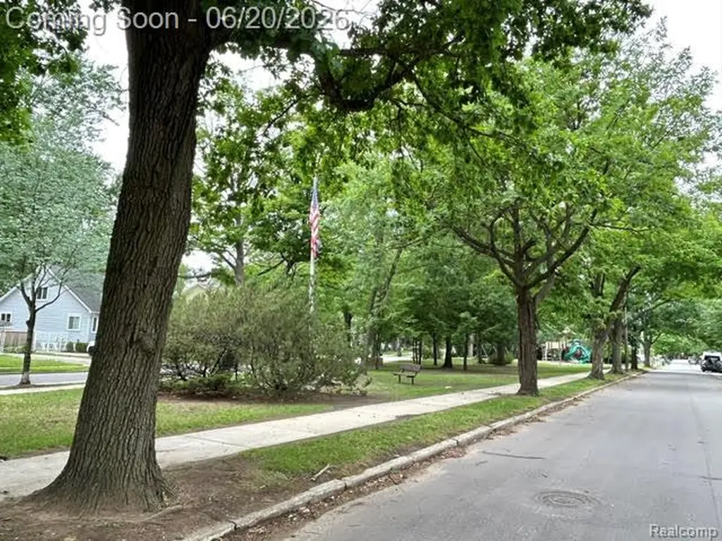 403 California Avenue Royal Oak City MI 48067