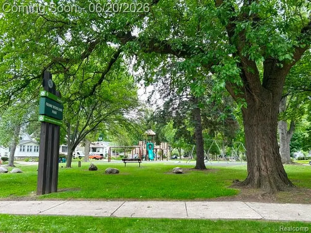 403 California Avenue Royal Oak City MI 48067