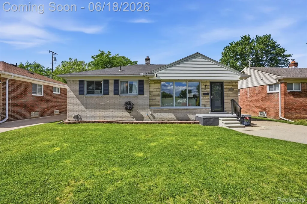 18301 Marquette Street Roseville City MI 48066
